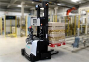 Mobile-robot-AGV-F-full-pallet